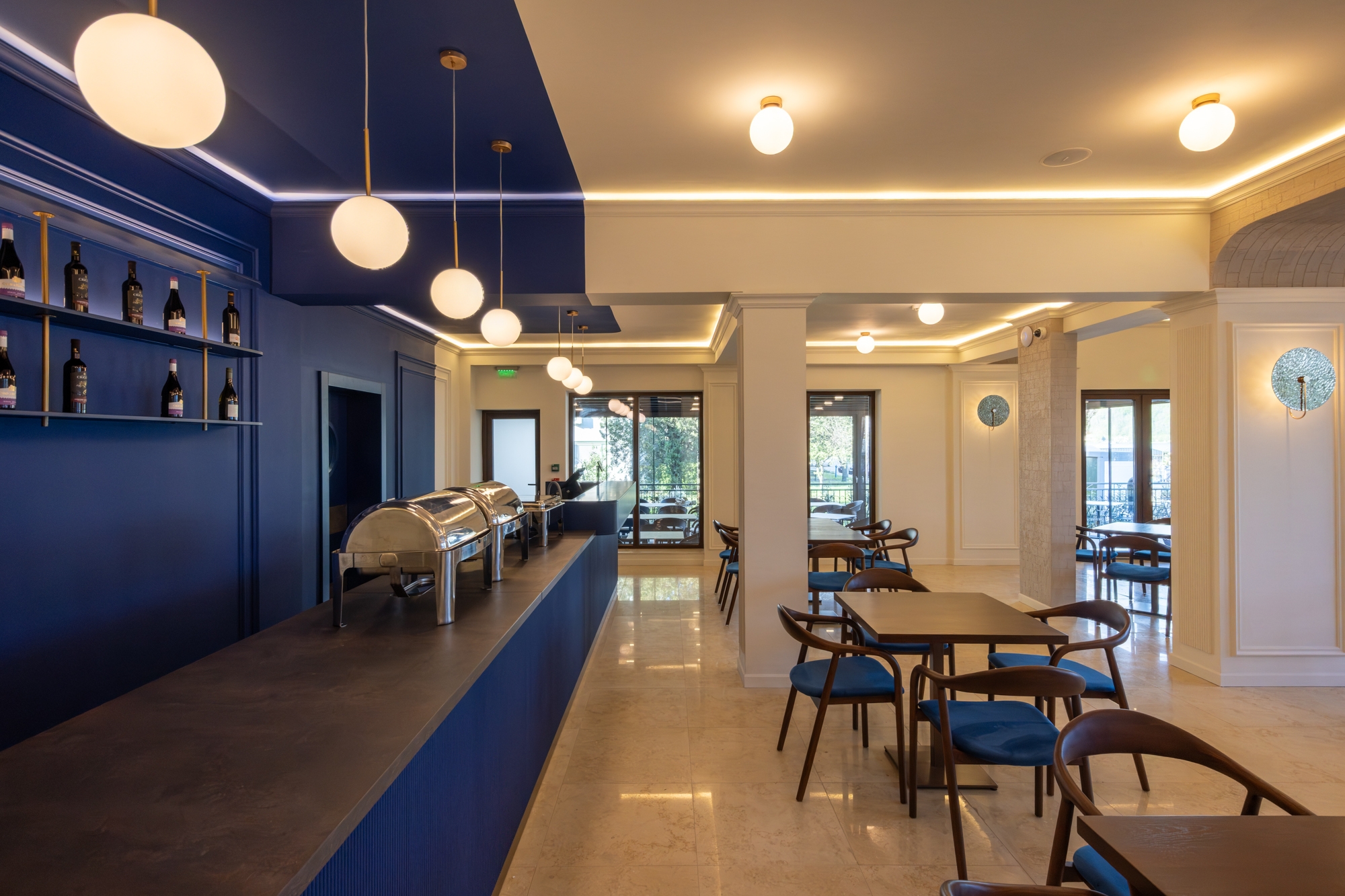 Banner restaurant